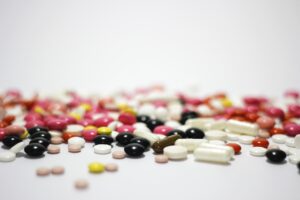 アフターピルは生理前後でも飲める？その効果と注意点を解説！